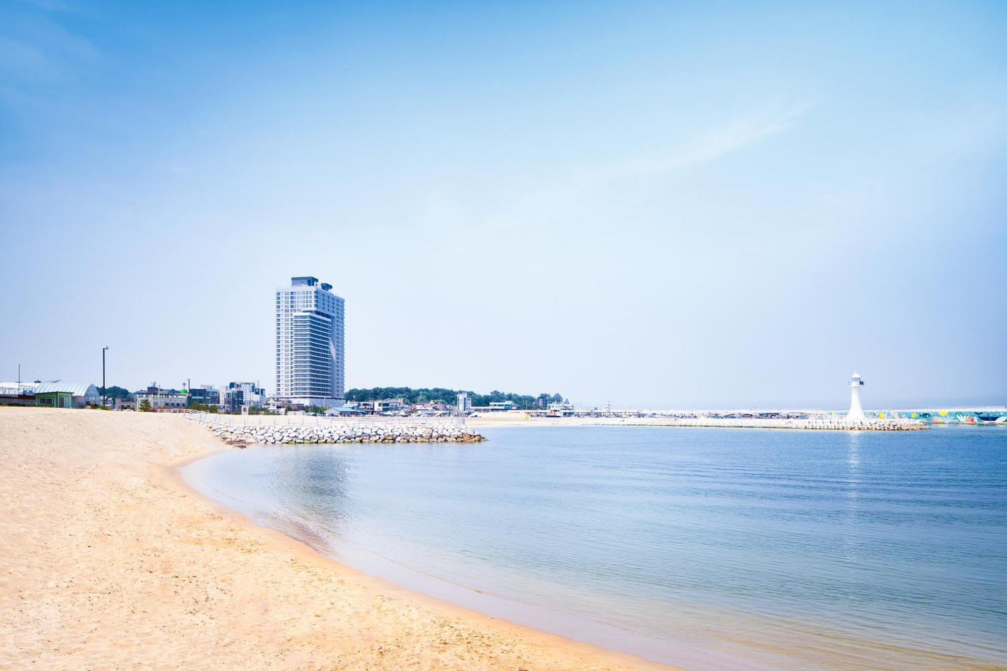 Gangneung Chonpines Ocean Suites Hotel Exterior photo